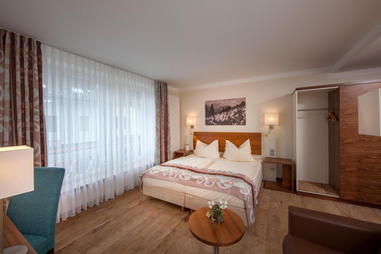 Hotel Greinwald มาร์คโทเบอร์ดอร์ฟ ภายนอก รูปภาพ