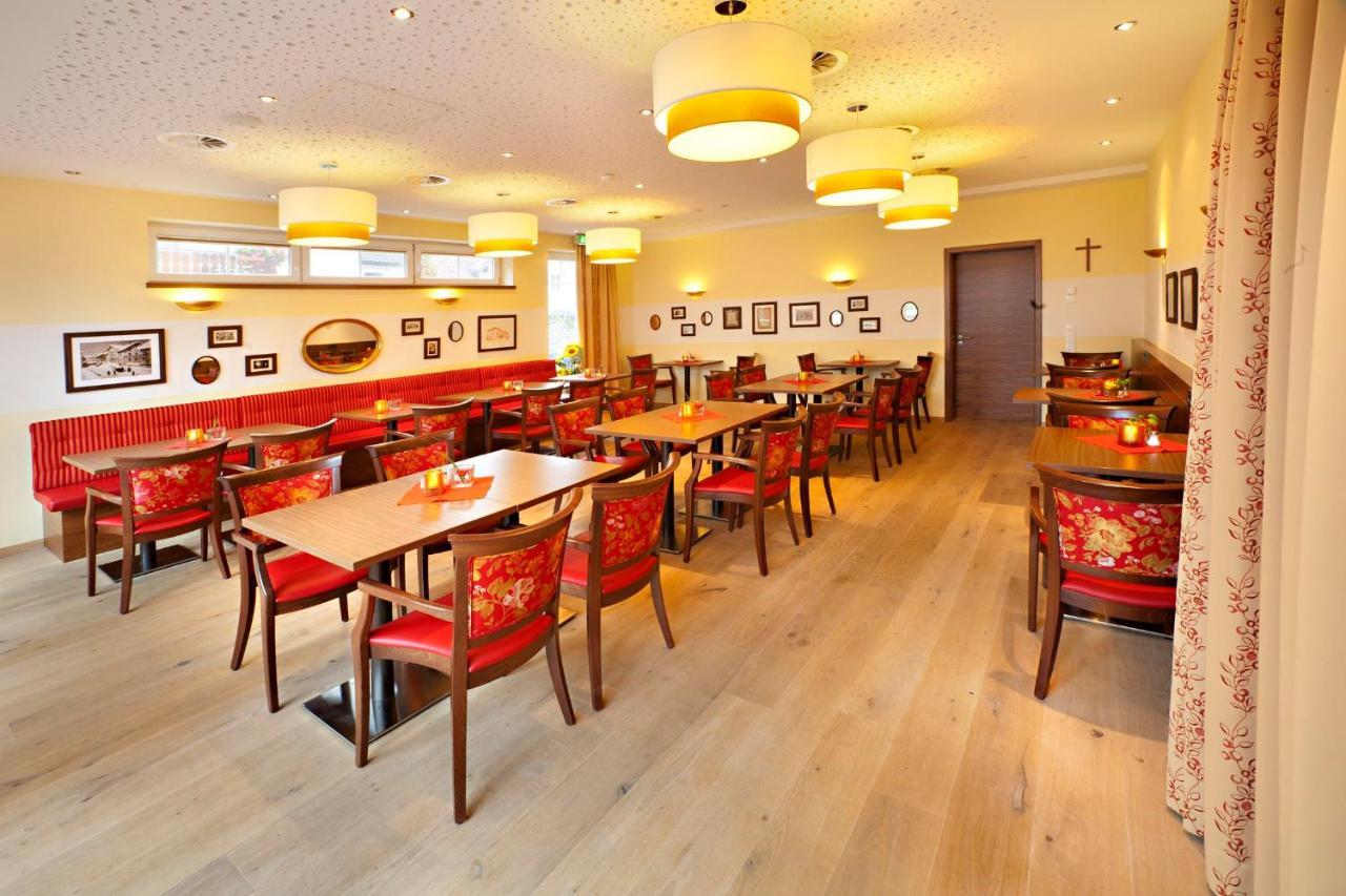 Hotel Greinwald มาร์คโทเบอร์ดอร์ฟ ภายนอก รูปภาพ