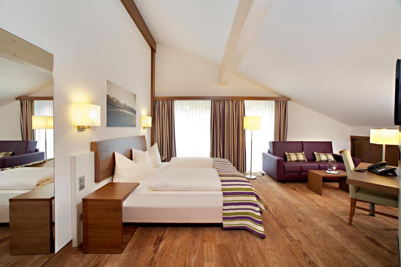 Hotel Greinwald มาร์คโทเบอร์ดอร์ฟ ภายนอก รูปภาพ