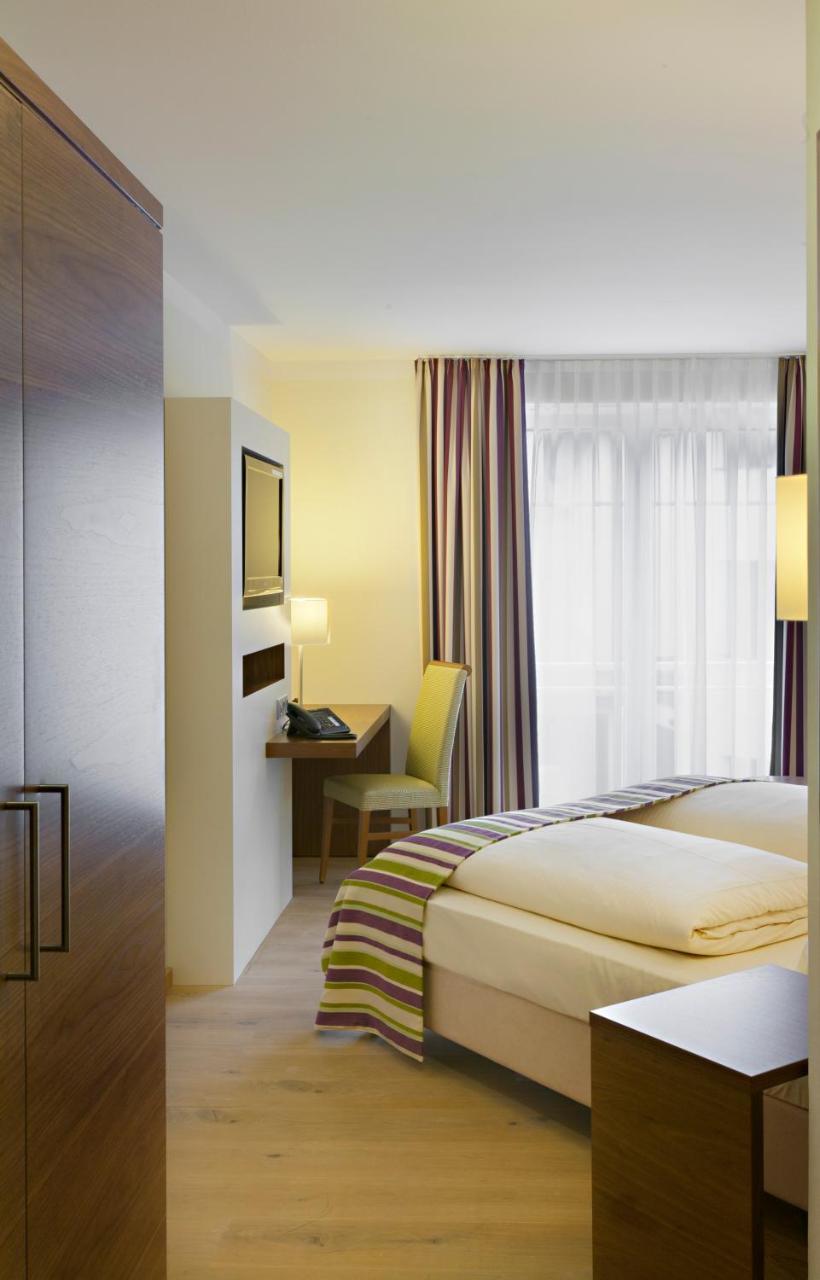 Hotel Greinwald มาร์คโทเบอร์ดอร์ฟ ภายนอก รูปภาพ